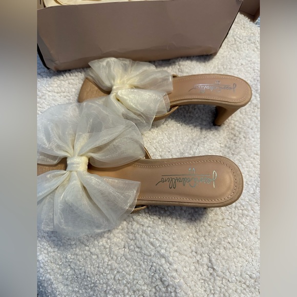 *Sold* Jessi Caballero bow heels - Picture 4 of 9